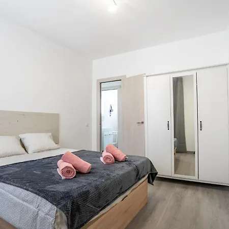 Versus Center Apartman Valencia